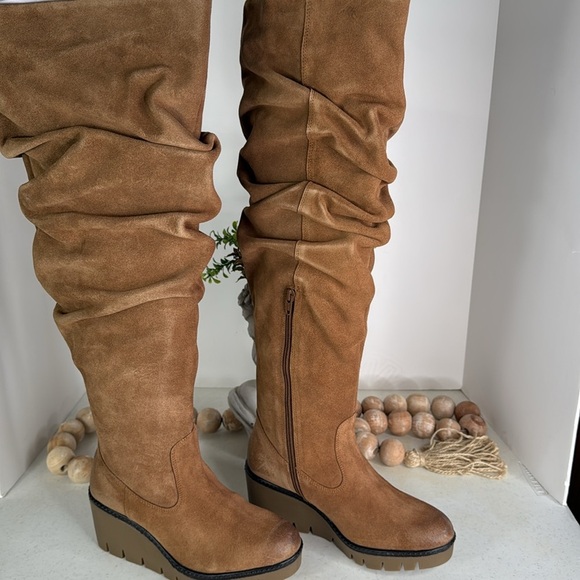 VINTAGE FOUNDRY CO.Maisie Thigh High, Almond Toe Boots, Size 7 - Picture 4 of 10